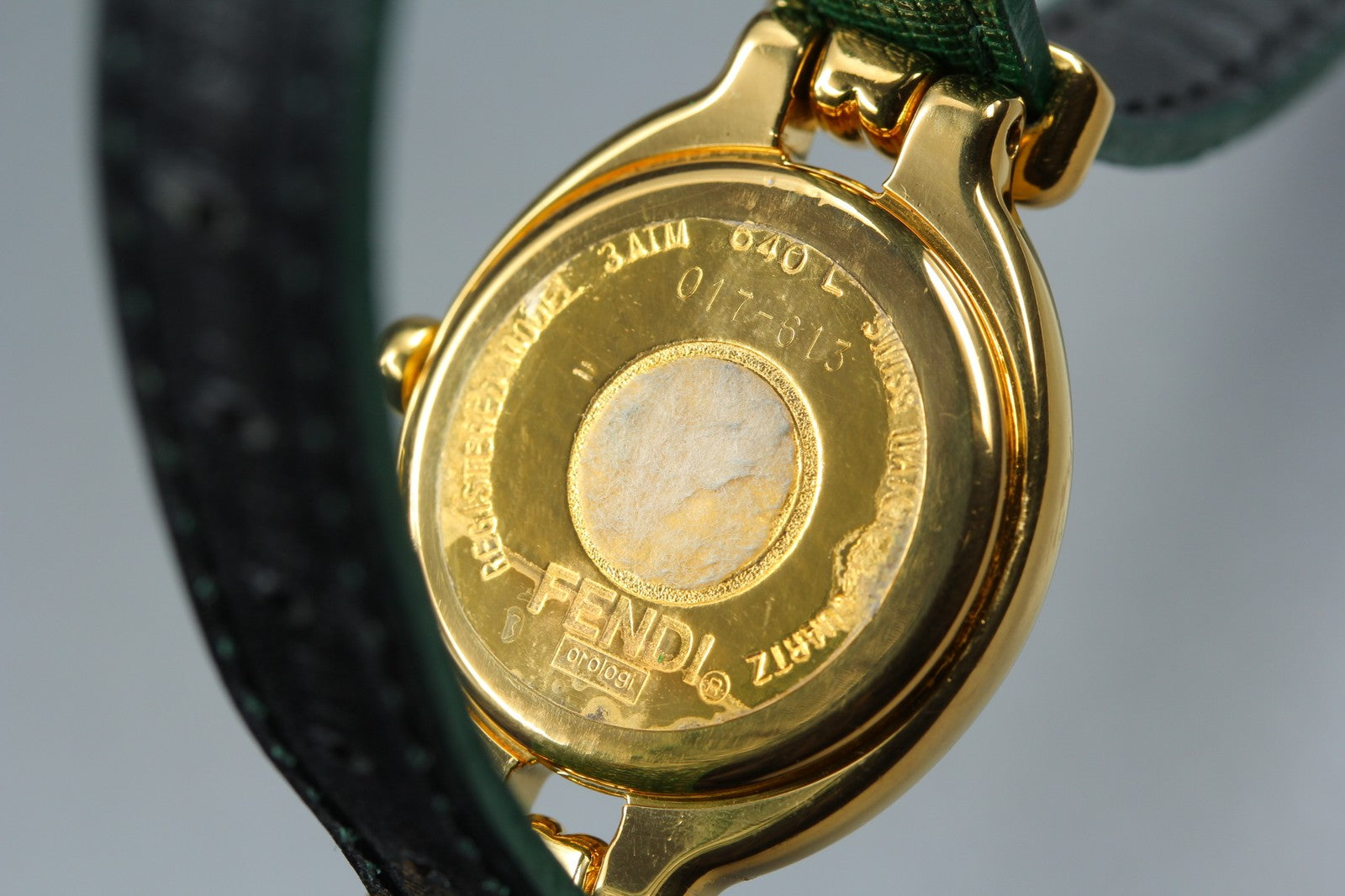 FENDI 640L Chameleon Change Green Belt Gold 24mm Women's Quartz Watch Vintage