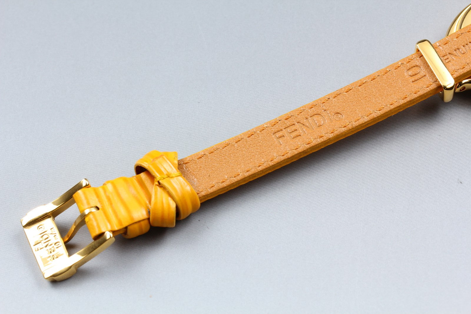 Vintage FENDI 640L Chameleon Change Yellow Belt Gold Women's Quartz Watch
