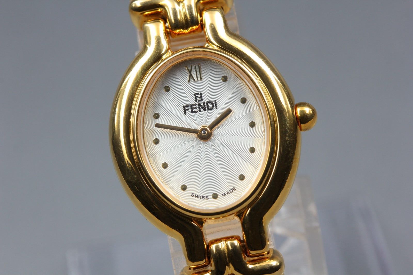 FENDI 640L Chameleon Change Gold 24mm Women's Quartz Watch Vintage [14.75cm]