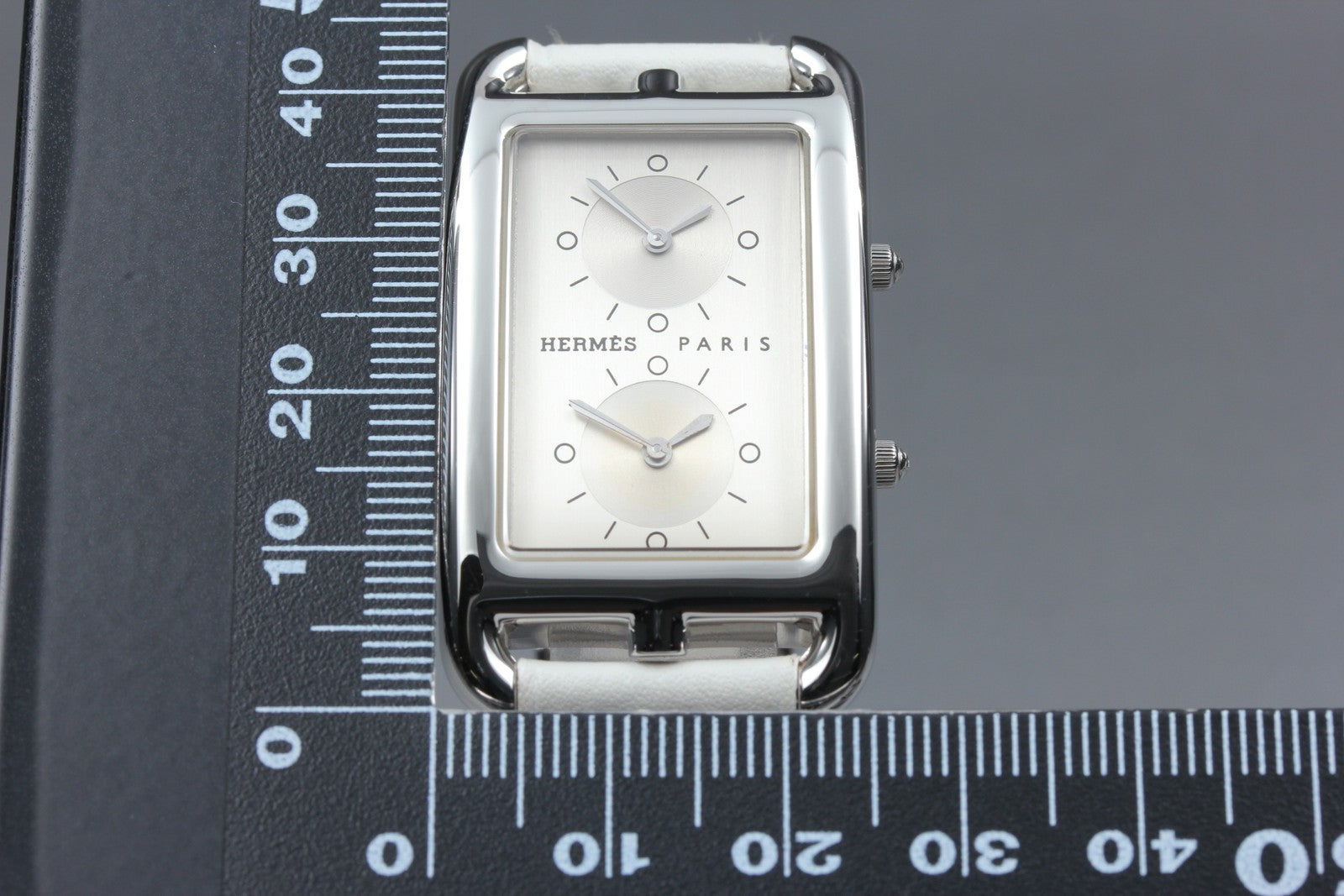 [Overhauled] HERMES Cape Cod Dual Time CC3-510 25mm White Women's Qz Watch Box