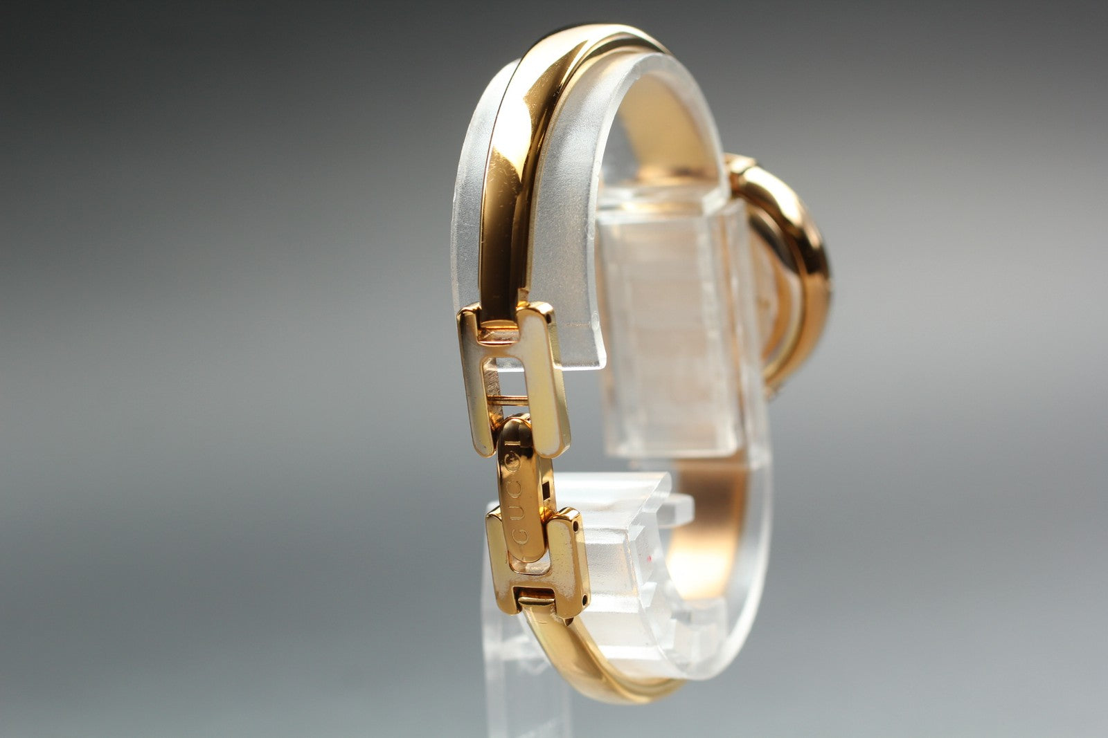 Vintage [Exc+5] GUCCI 1400L Black Dial Gold 25mm Women's Quartz Watch From JAPAN