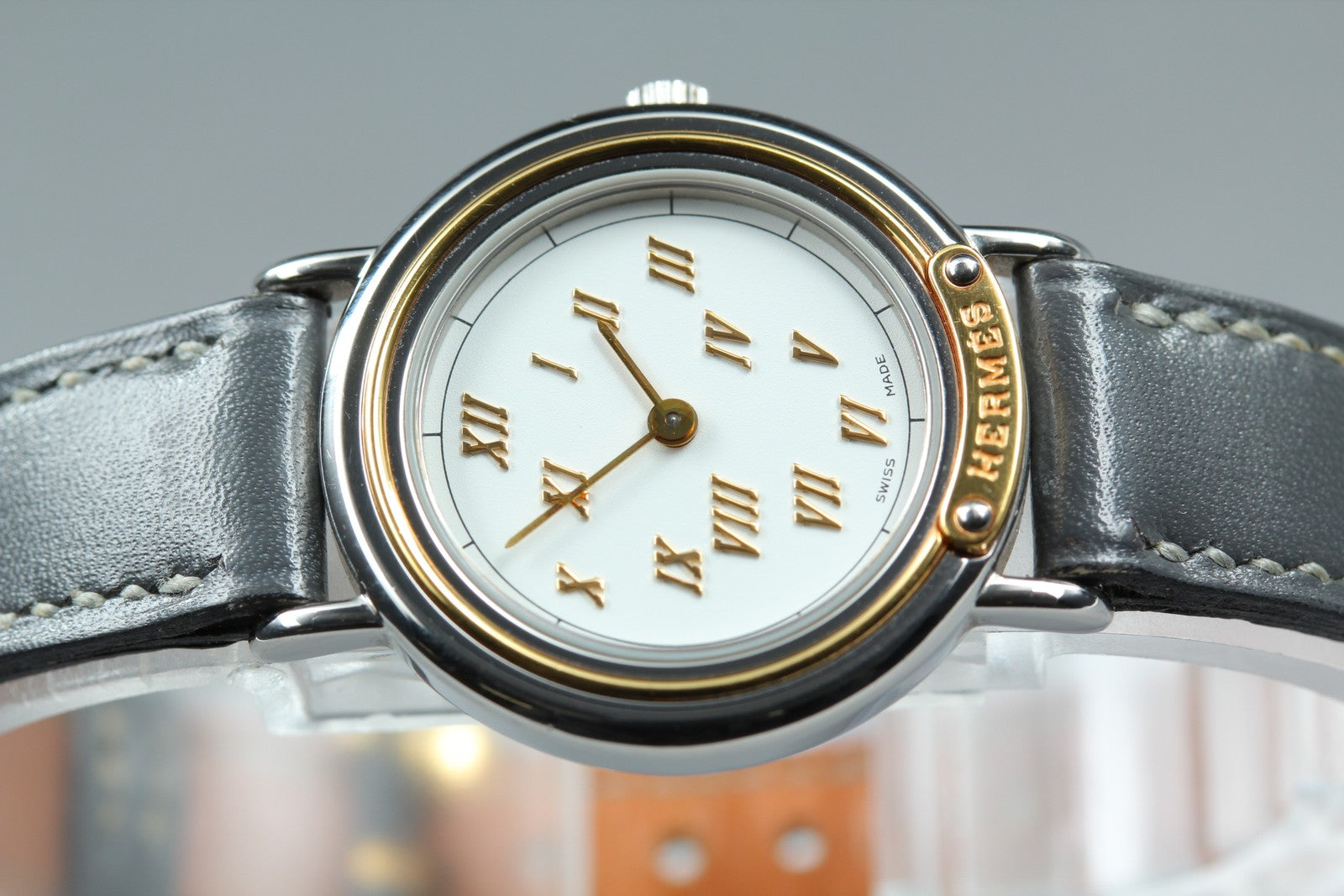 Vintage HERMES Meteor White Dial Gray "P" 24mm Woman's Watch Quartz  [w /Box]