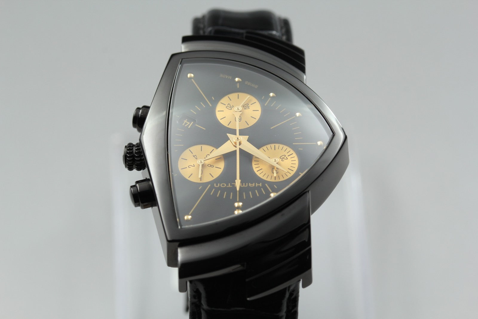 New Batt Hamilton Ventura H244020 Black Quartz Chronograph Men's 32mm Box
