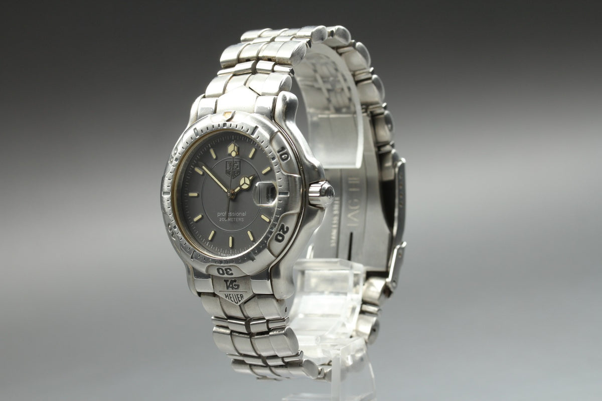TAG HEUER Professional 6000 WH1112 Quartz Men's Gray Dial Watch 37mm From JAPAN