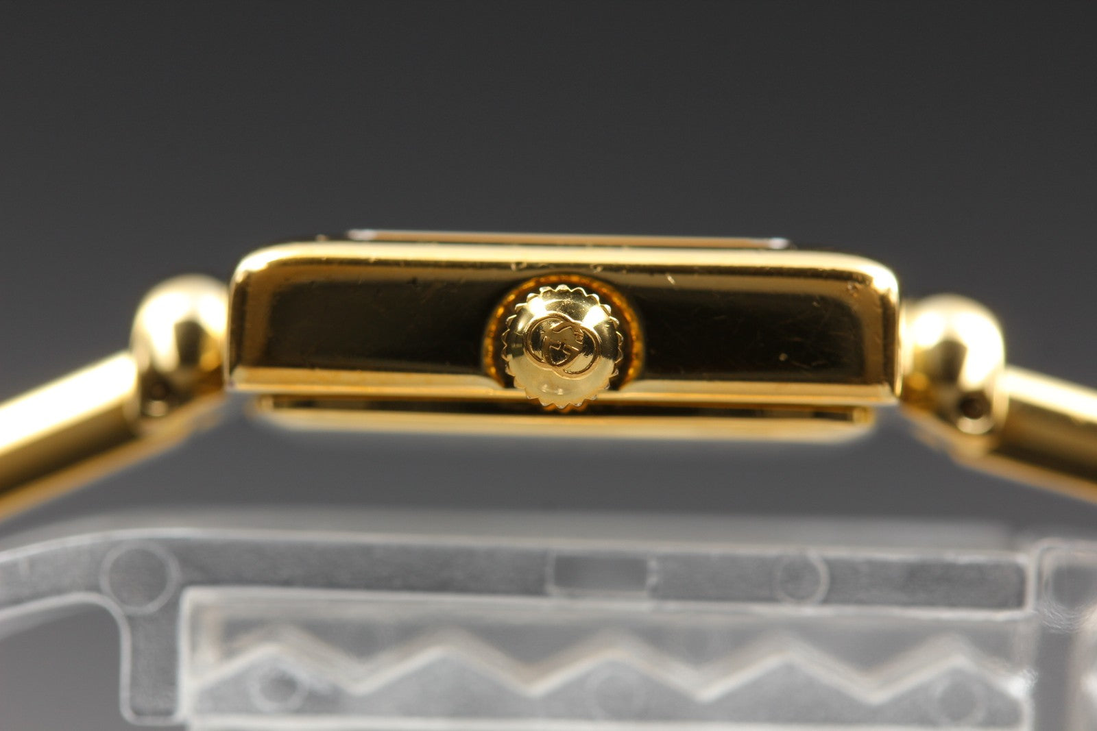 Vintage GUCCI 1900L Gold Dial 19mm Bangle Woman’s Watch Quartz JAPAN [Box]