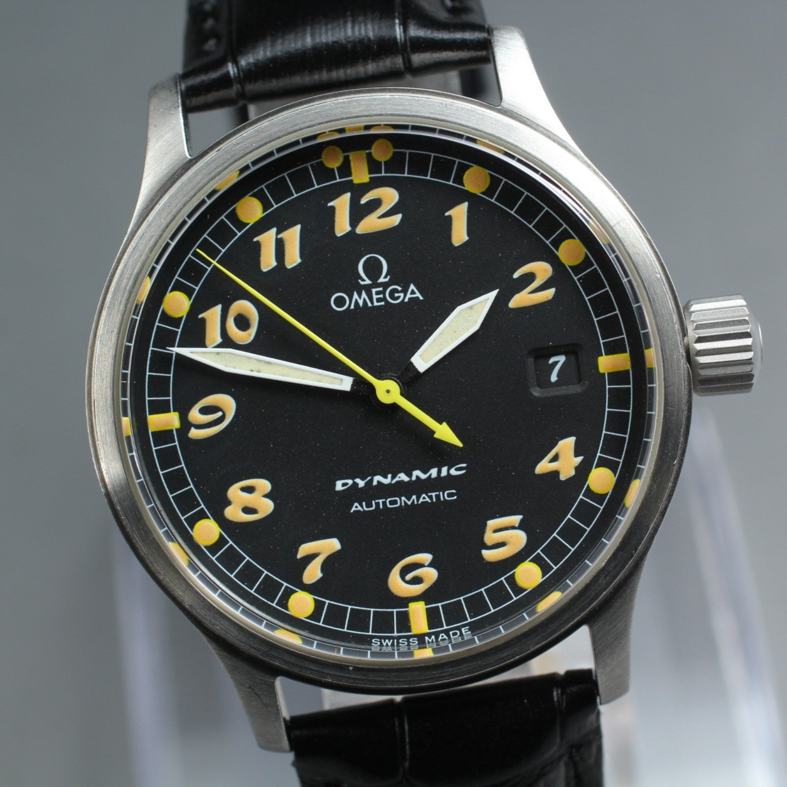 Vintage OMEGA Dynamic 5200.5 Automatic Black Date Men's Watch 36mm JAPAN