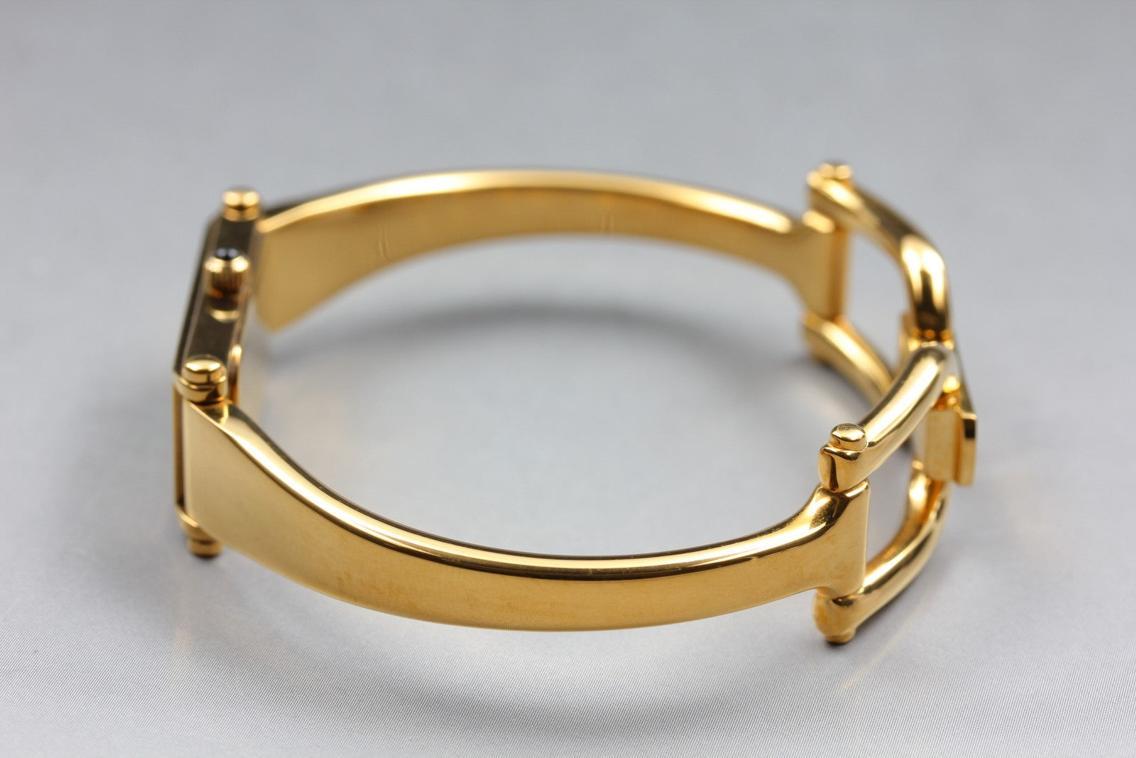 Vintage Gucci 1500L Shell Dial Gold 12mm Bangle Women's Quartz Watch  [w /Box]