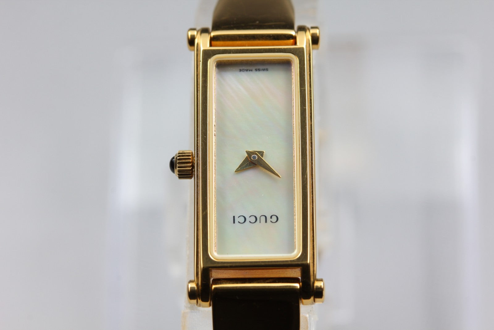Vintage Gucci 1500L Shell Dial Gold 12mm Bangle Women's Quartz Watch  [w /Box]