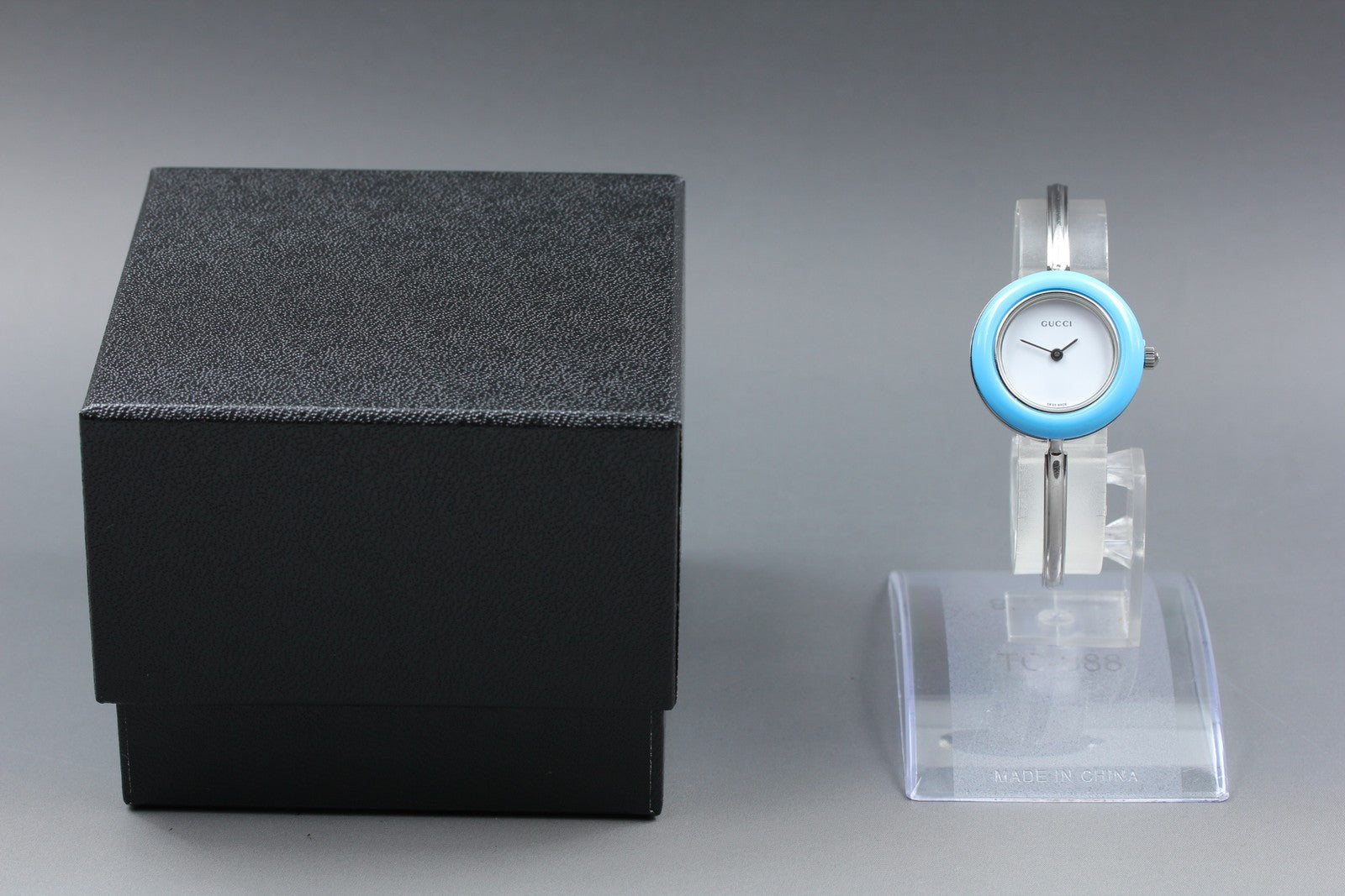 Vintage Gucci Change Bezel 11/12.2L Light Blue Bezel Silver Women's Quartz Watch
