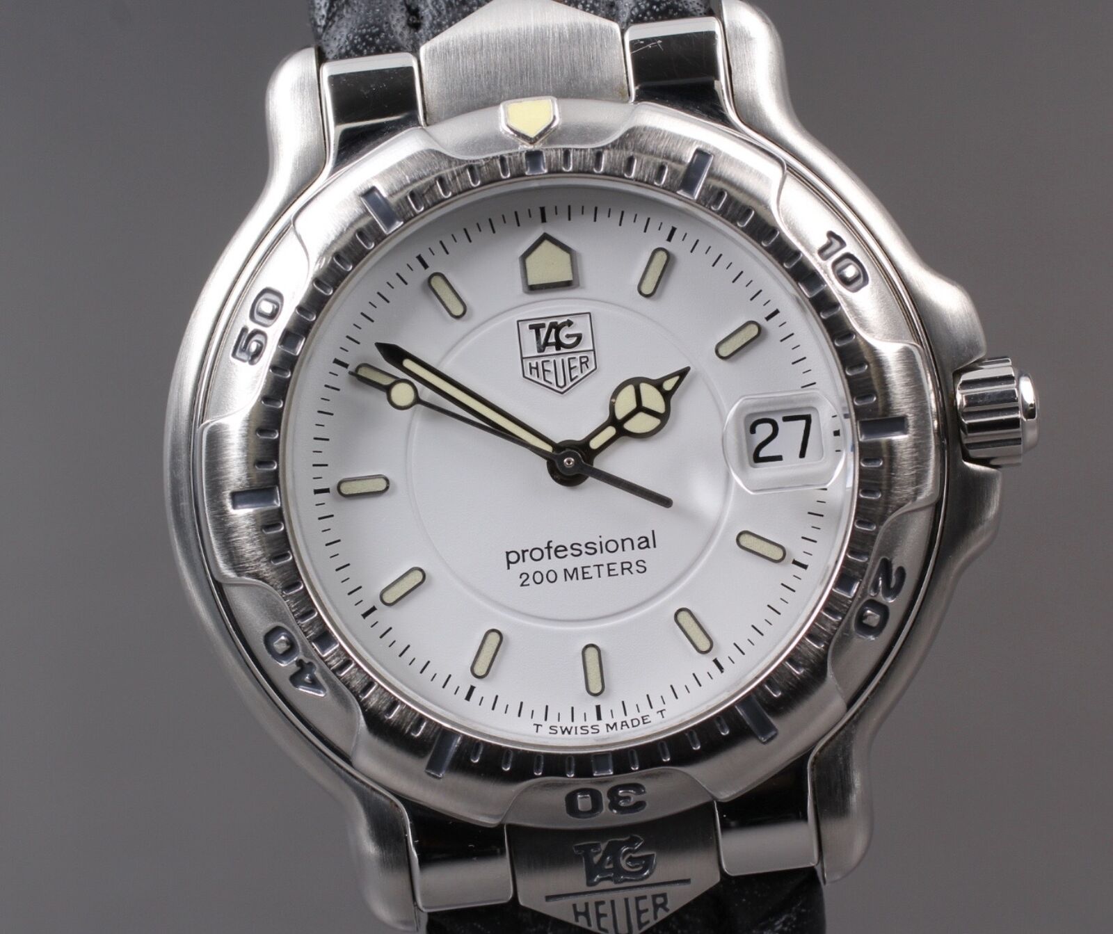 [N MINT -] TAG Heuer Professional 6000 WH1111 White Black Men Quartz Watch JAPAN