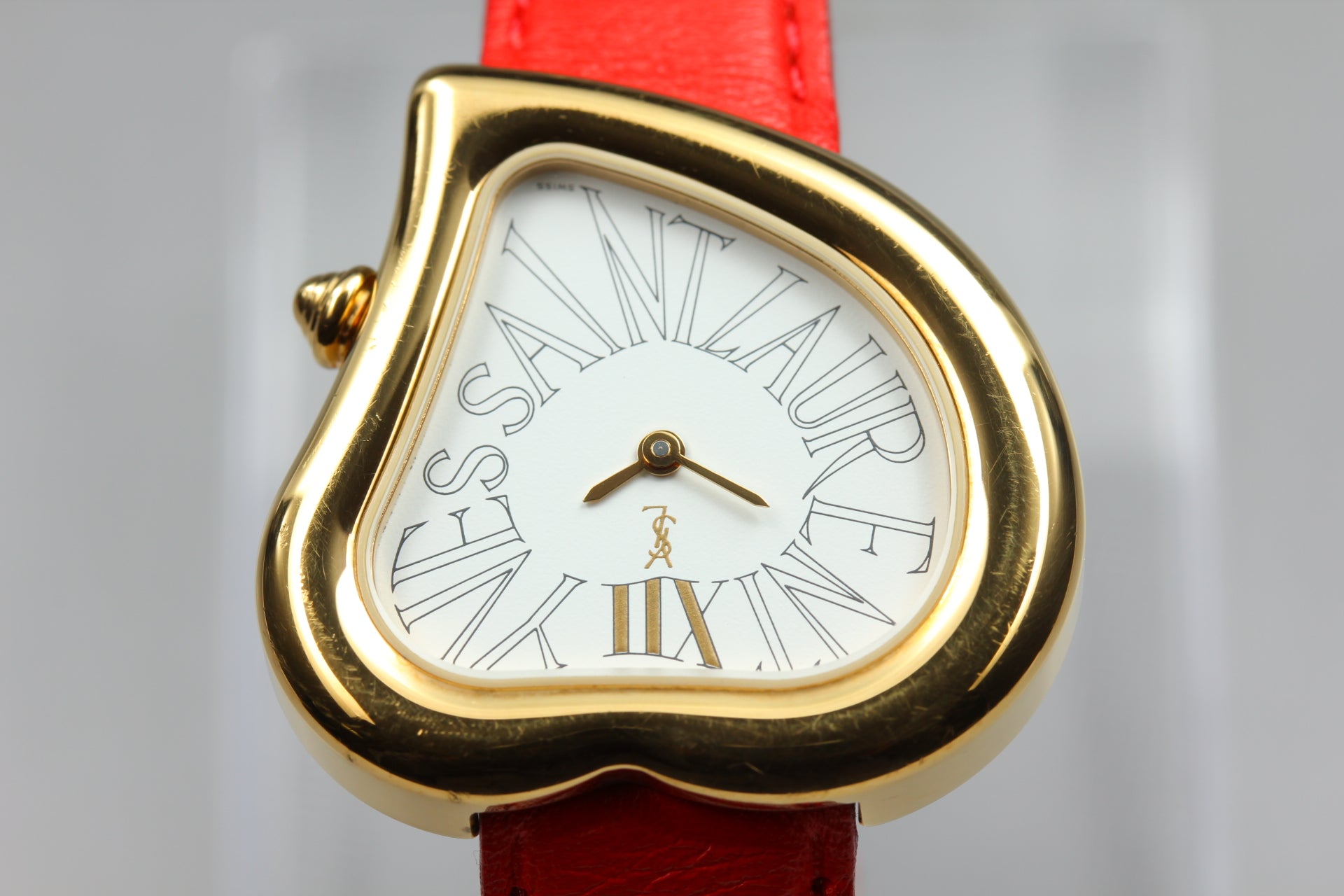 Yves Saint Laurent Heart Red Leather Gold 31mm Women's Watch Quartz [w/Box]