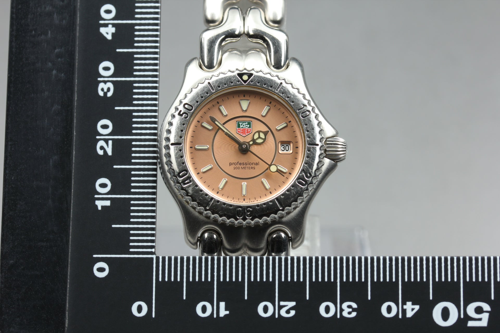 Vintage TAG HEUER SEL WG131D Quartz Pink Dial Women's Watch 28mm JAPAN Box