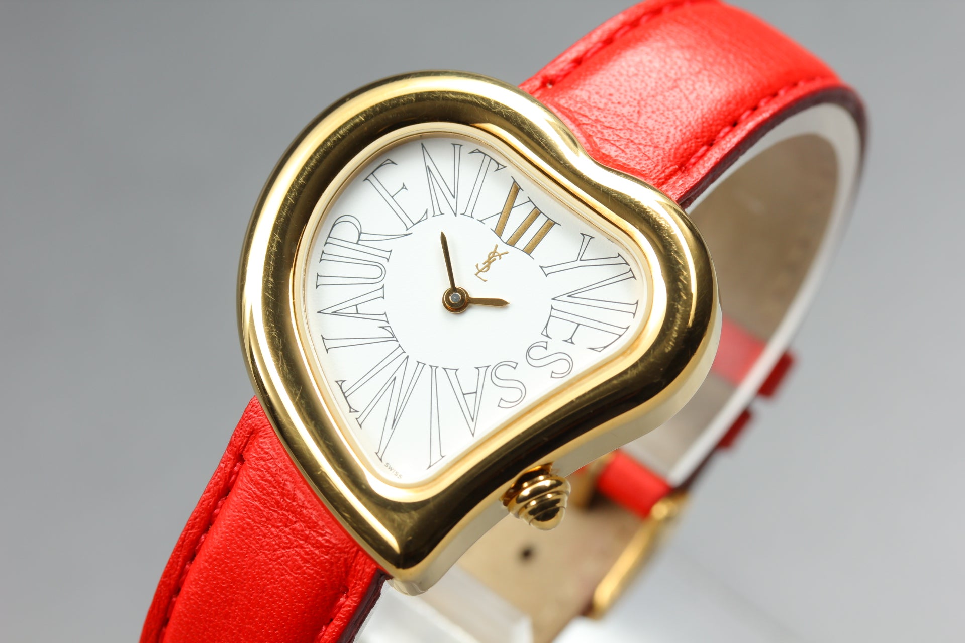Yves Saint Laurent Heart Red Leather Gold 31mm Women's Watch Quartz [w/Box]