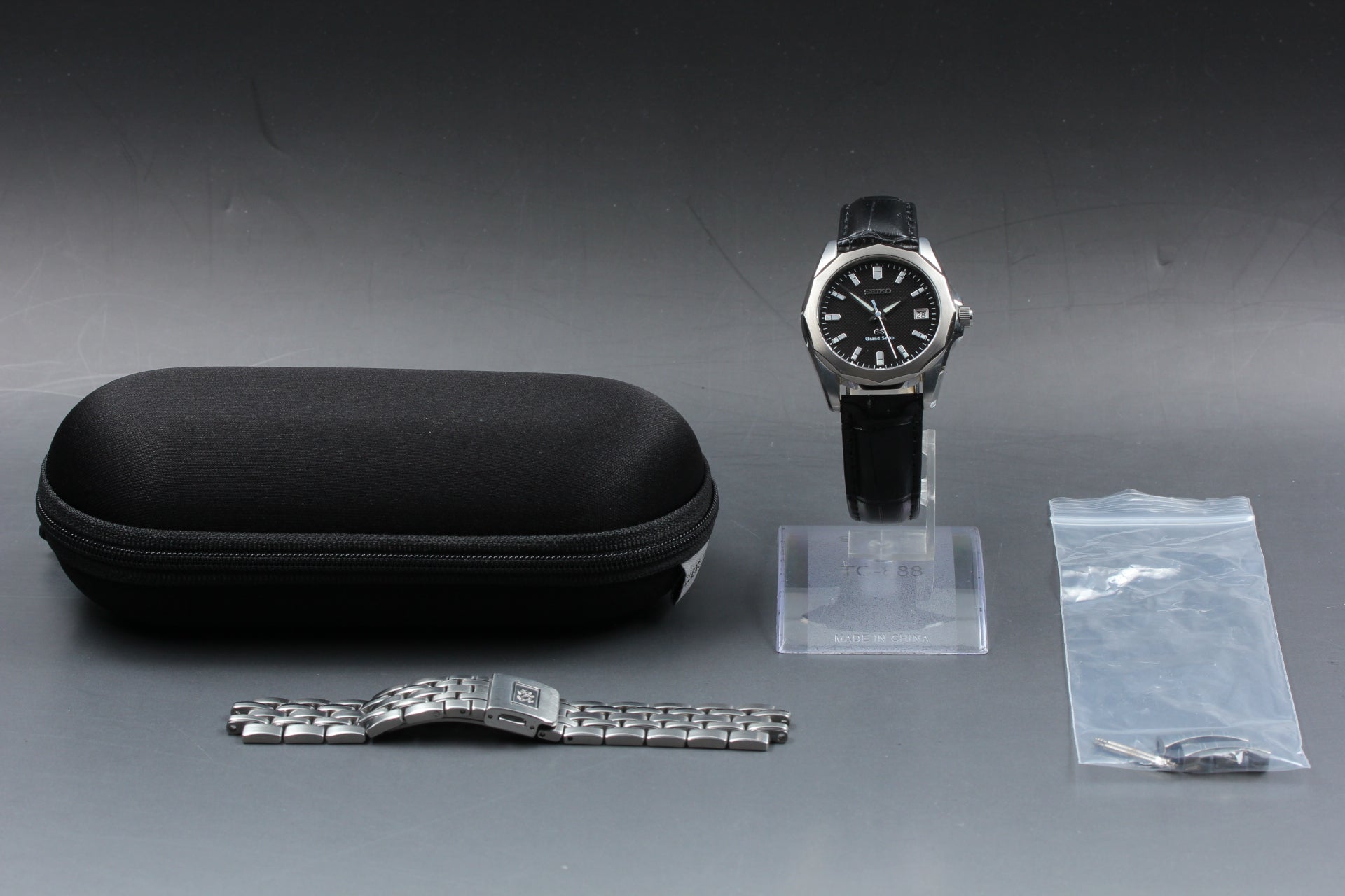 New Batt SEIKO Grand Seiko GS 8J56-8000 Quartz Black Men's Watch 36mm JAPAN